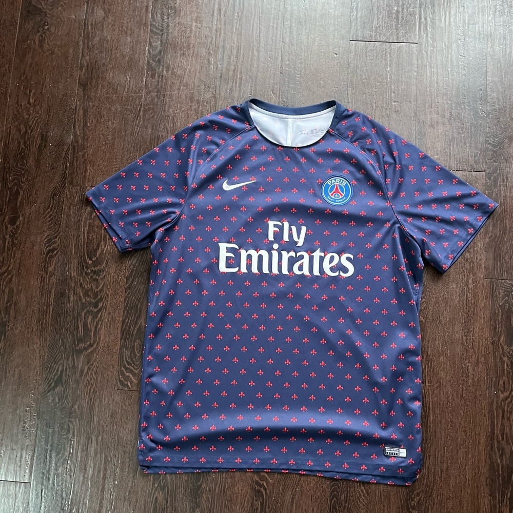 Comfortable soccer jersey